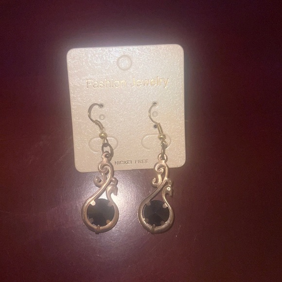 Earrings - Picture 1 of 1